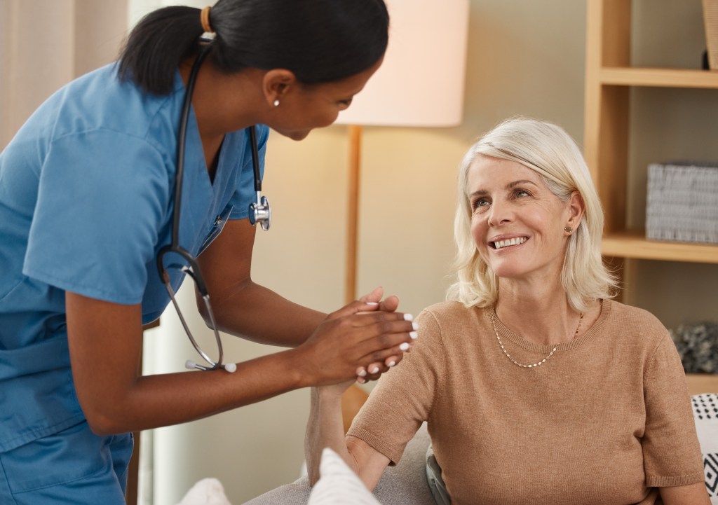 Home Care Nursing vs Hospital Nursing: Why More Nurses Are Making the Switch